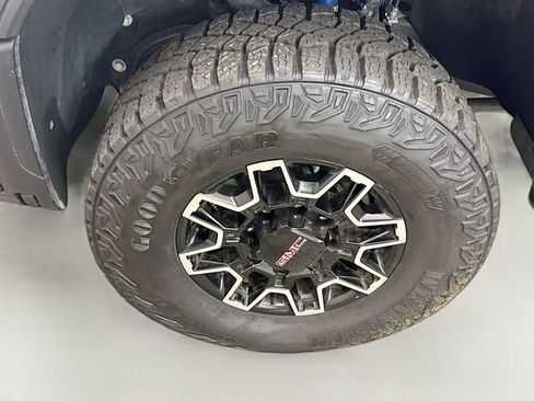 Used 2026 GMC Sierra 2500 AT4X AWD/4WD image 35