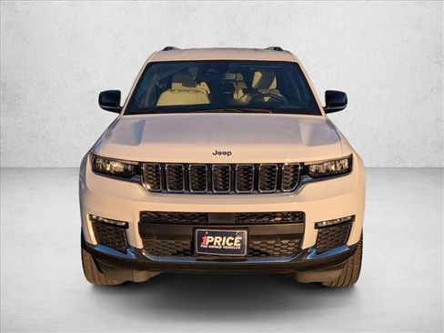 Used 2023 Jeep Grand Cherokee L Limited image 2