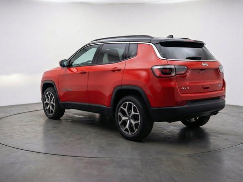 Used 2025 Jeep Compass Limited AWD/4WD image 5