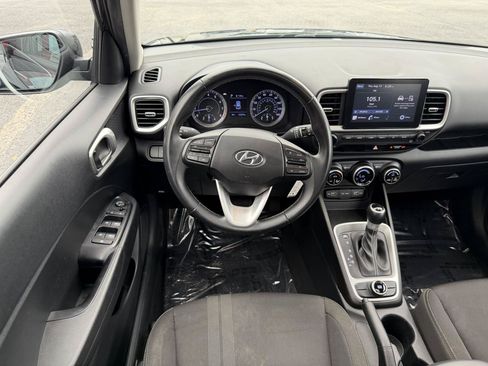 Used 2022 Hyundai Venue SEL w/ Cargo Package FWD image 16