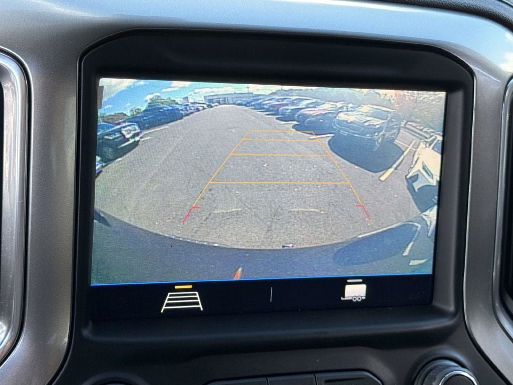 Used 2021 Chevrolet Silverado 1500 LT AWD/4WD image 4