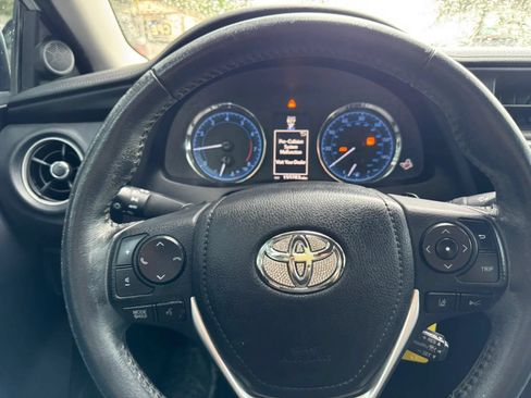 Used 2017 Toyota Corolla SE FWD image 26