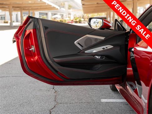 Used 2022 Chevrolet Corvette Stingray Premium Conv w/ Z51 Performance Package image 14