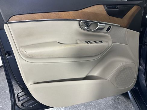 Used 2020 Volvo XC90 T6 Inscription w/ Protection Package Premier image 33
