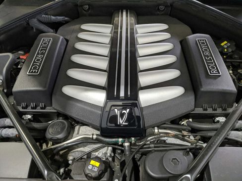 Used 2014 Rolls-Royce Ghost RWD image 35