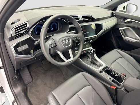 Used 2025 Audi Q3 2.0T Premium w/ Convenience Package image 9