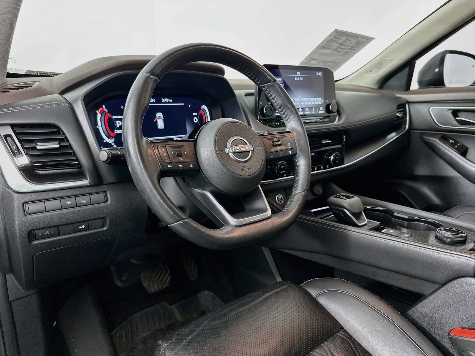Used 2022 Nissan Rogue Platinum w/ Head-Up Display Package AWD/4WD image 9
