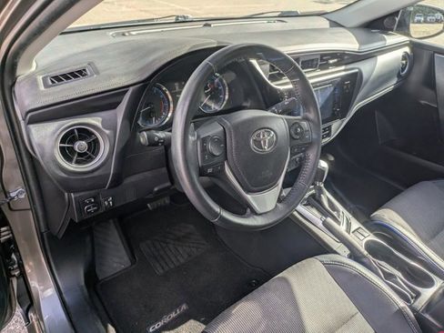 Used 2017 Toyota Corolla SE w/ SE Premium Package FWD image 9