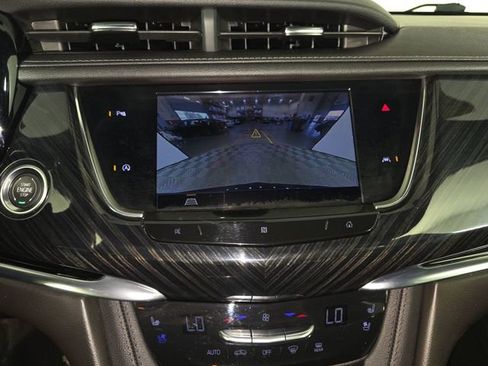 Used 2021 Cadillac XT6 Premium Luxury AWD/4WD image 23