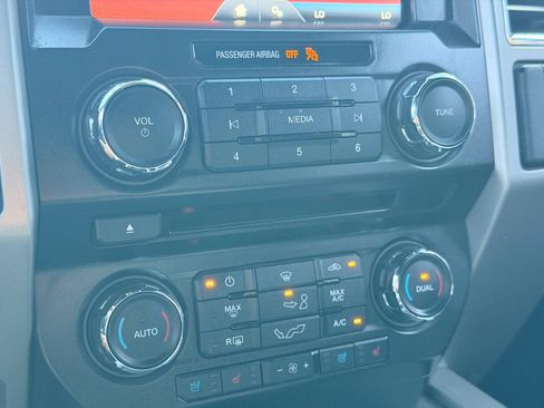 Used 2015 Ford F150 Lariat AWD/4WD image 31