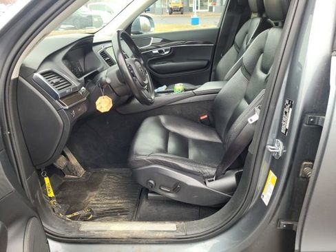 Used 2018 Volvo XC90 T5 Momentum w/ Convenience Package image 11