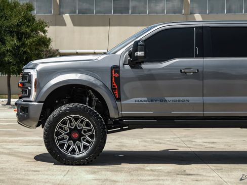 Used 2024 Ford F250 Lariat w/ Lariat Ultimate Package AWD/4WD image 9