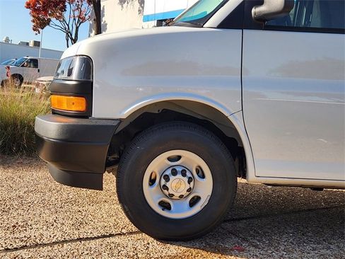 New 2025 Chevrolet Express 2500 w/ Driver Convenience Package image 8