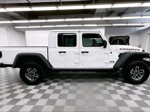 Used 2026 Jeep Gladiator Mojave AWD/4WD image 14