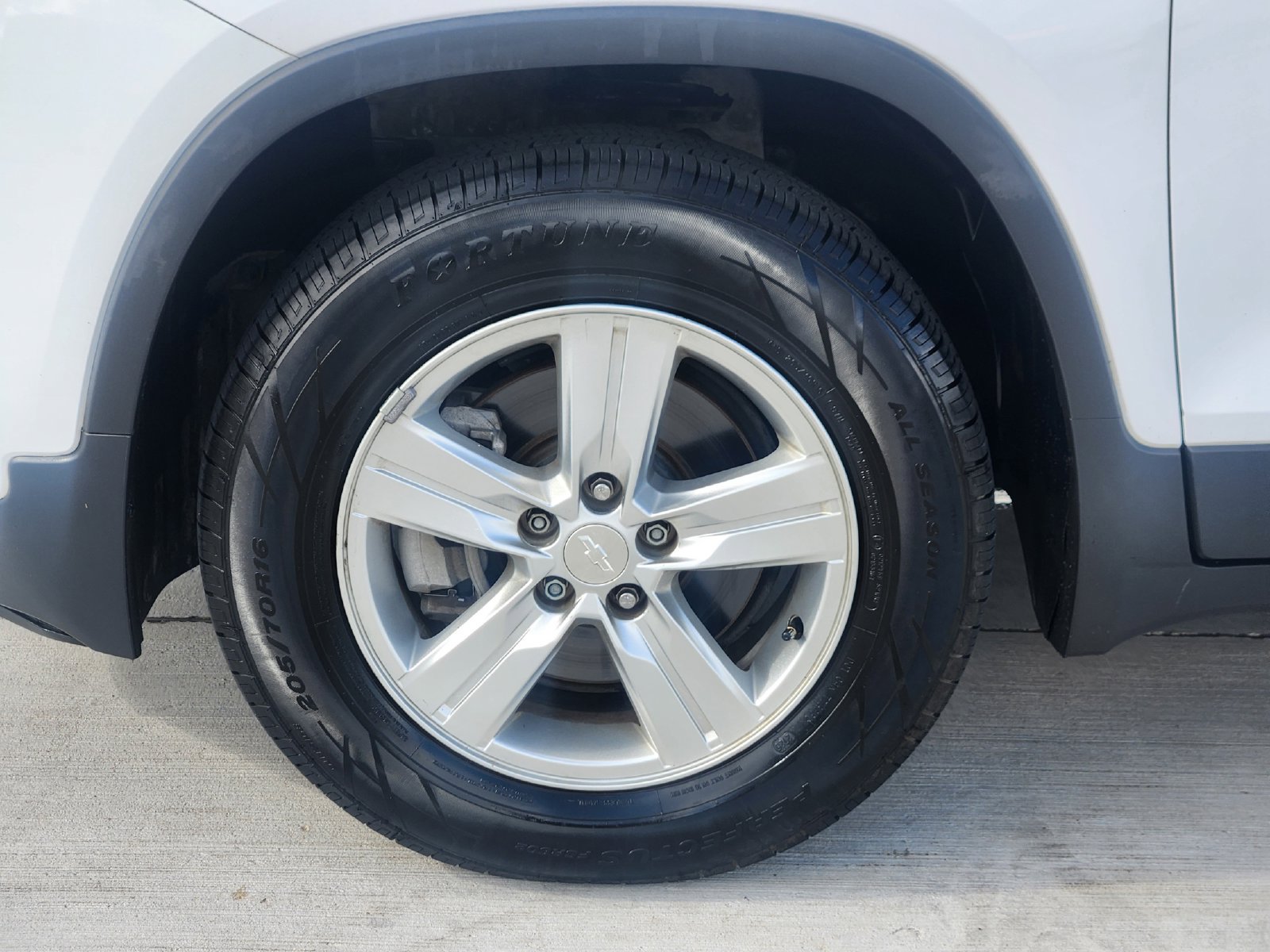 Used 2018 Chevrolet Trax LT w/ LT Convenience Package AWD/4WD image 12