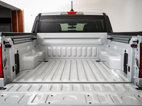 Used 2025 Ford Maverick XL image 19