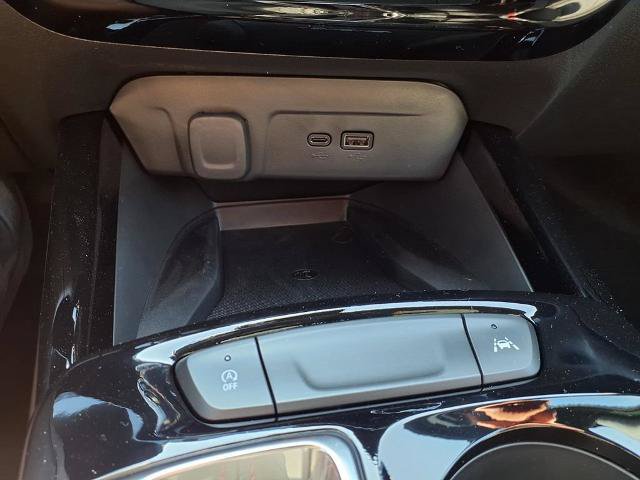 New 2026 Chevrolet Trax RS w/ Sunroof Package FWD image 25