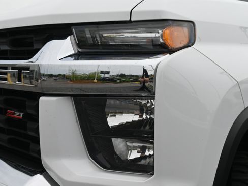 Used 2022 Chevrolet Silverado 3500 LT w/ Remote Start Package AWD/4WD image 6