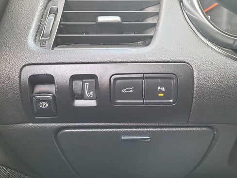 Used 2015 Chevrolet Impala LT w/ Convenience Package FWD image 25