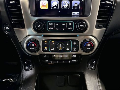 Used 2017 GMC Yukon XL SLT AWD/4WD image 32