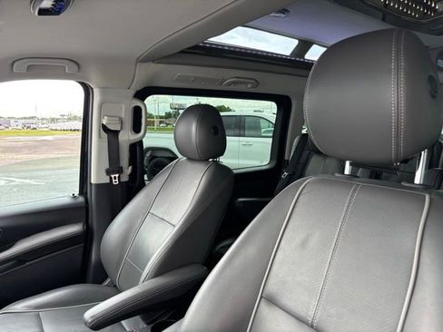 Used 2019 Mercedes-Benz Metris Passenger image 20