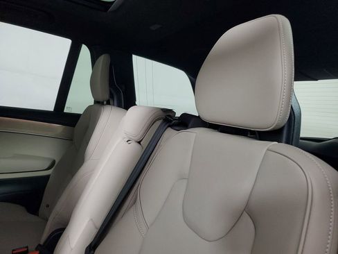 Certified 2026 Volvo XC90 B6 Plus w/ Protection Package Premier AWD/4WD image 15