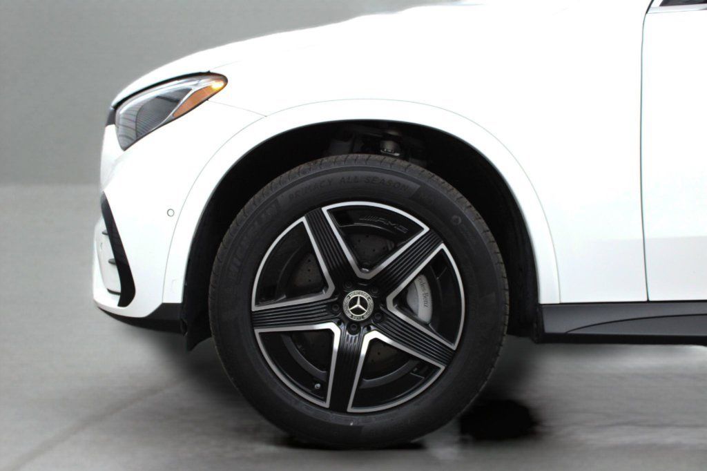 Used 2025 Mercedes-Benz GLC 300 4MATIC image 6