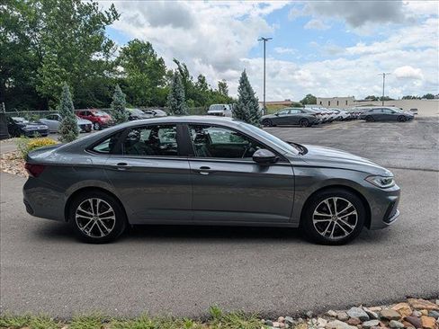 Certified 2025 Volkswagen Jetta Sport FWD image 6
