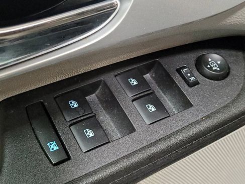 Used 2017 Chevrolet Equinox LT w/ Convenience Package image 27