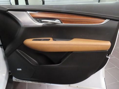 Certified 2023 Cadillac XT5 Premium Luxury image 11