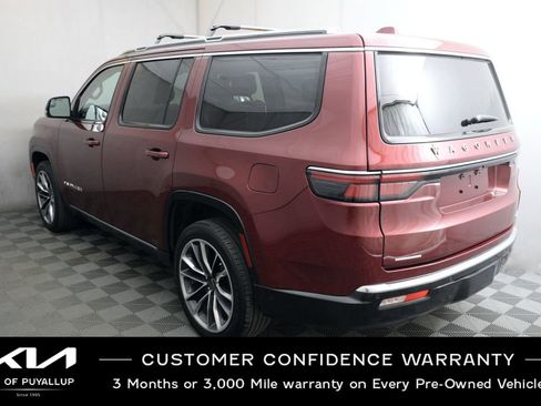 Used 2022 Jeep Wagoneer Series III w/ Premium Group I AWD/4WD image 7