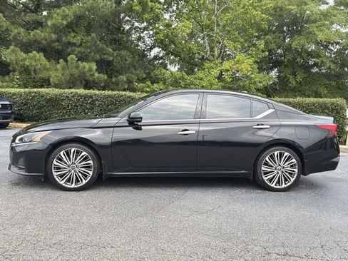 Used 2023 Nissan Altima 2.5 SL FWD image 2