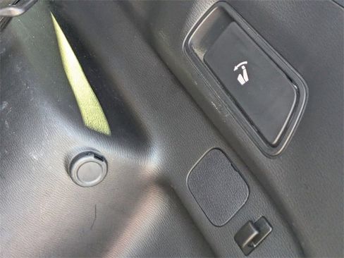 Used 2023 Mitsubishi Outlander SE image 13