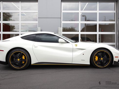 Used 2015 Ferrari F12 Berlinetta RWD image 7