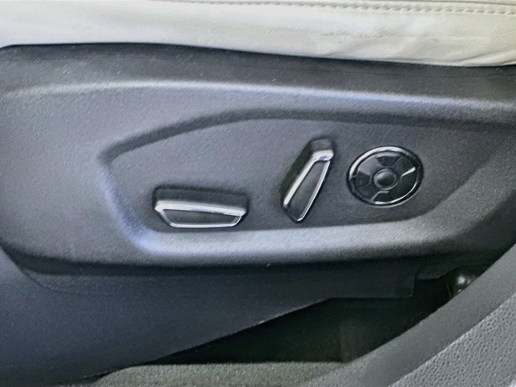 Used 2016 Ford Explorer Platinum AWD/4WD image 22