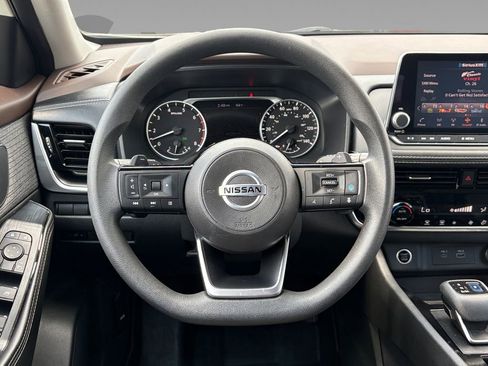 Used 2021 Nissan Rogue SV AWD/4WD image 11
