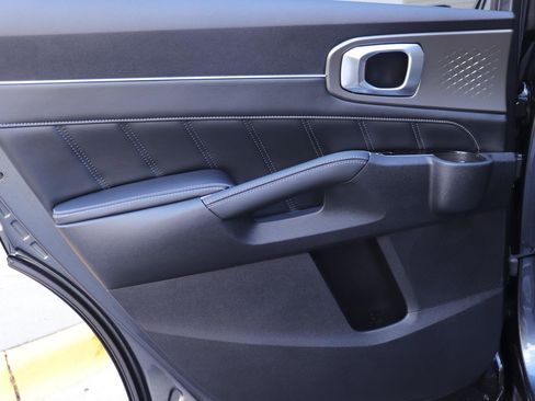 Used 2021 Kia Sorento SX image 11