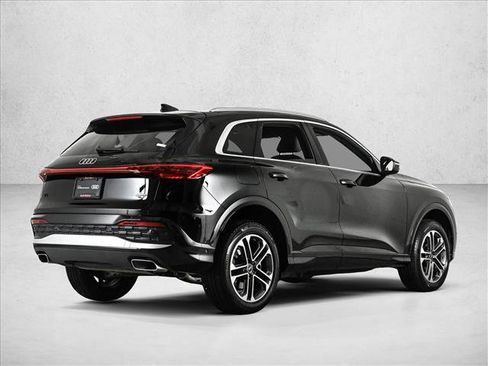 Certified 2025 Audi Q5 Premium w/ Convenience Package AWD/4WD image 5