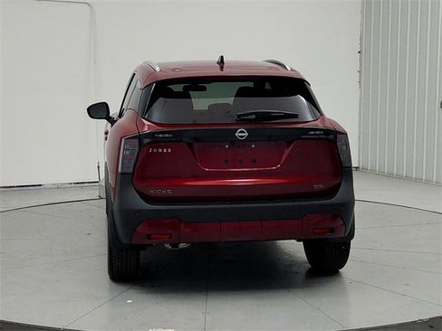 New 2026 Nissan Kicks SR w/ SR Premium Package image 6