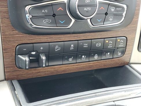 Used 2018 RAM 2500 Laramie image 28