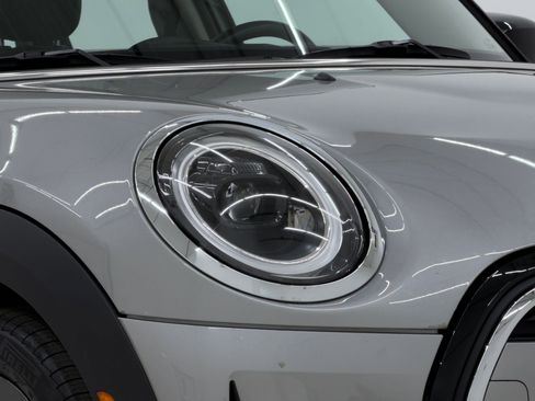 Used 2023 MINI Cooper 4-Door Hardtop image 11