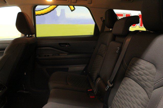 Used 2025 Nissan Pathfinder SV FWD image 15