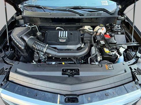 Used 2025 Cadillac XT6 Luxury image 23