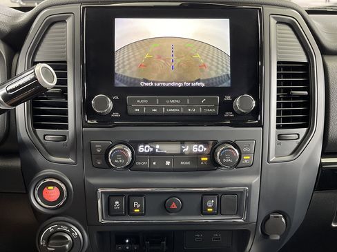 Used 2024 Nissan Titan SV w/ SV Convenience Package image 24