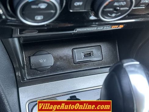 Used 2022 Volkswagen Passat 2.0T SE FWD image 23