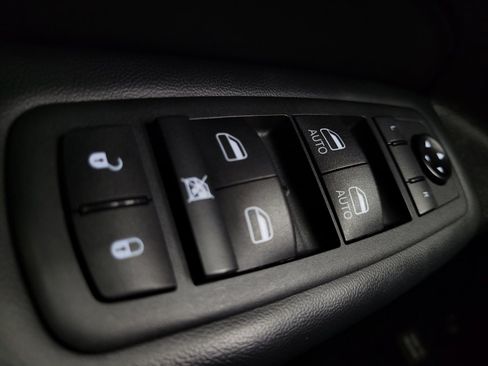 Used 2020 Jeep Grand Cherokee Altitude image 27