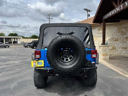 Used 2015 Jeep Wrangler Unlimited Sport w/ Quick Order Package 23S AWD/4WD image 3