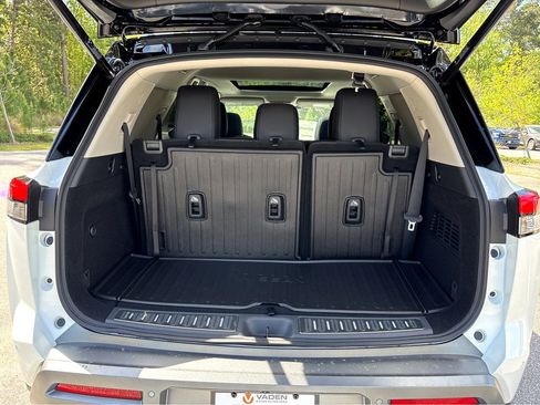New 2026 Nissan Pathfinder Platinum FWD image 26