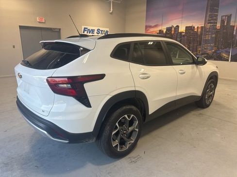 Used 2024 Chevrolet Trax LT image 5