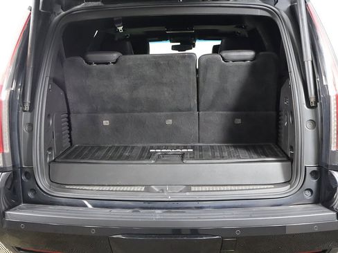 Used 2016 Cadillac Escalade Platinum image 24